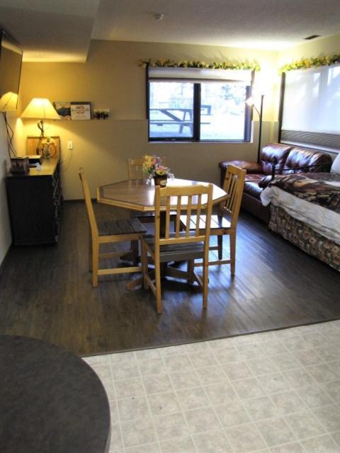 Bear Country Inn And Suites Mountain View エクステリア 写真
